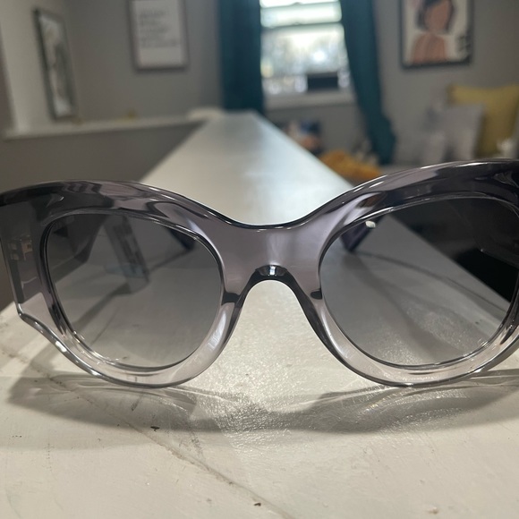 Grey Balenciaga sunglasses. Never worn! Comes with case and cleaning cloth. - Picture 3 of 3
